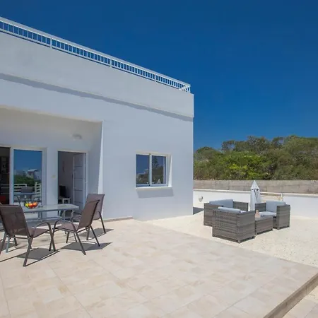 Panayia Sea View Apts *