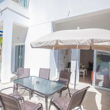 Panayia Sea View Apts *