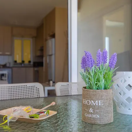 Panayia Sea View Apts *