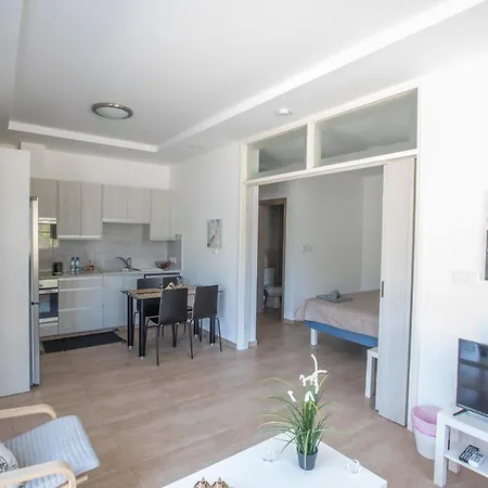 Panayia Sea View Apts