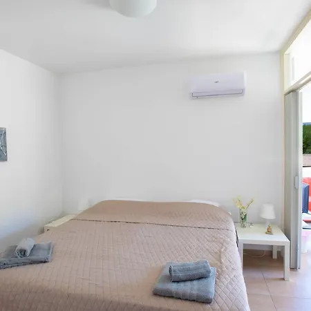 Panayia Sea View Apts * 프로타라스