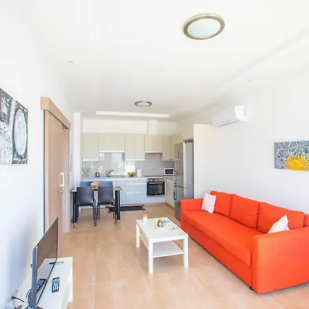 Panayia Sea View Apts アパート