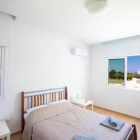 Panayia Sea View Apts アパート