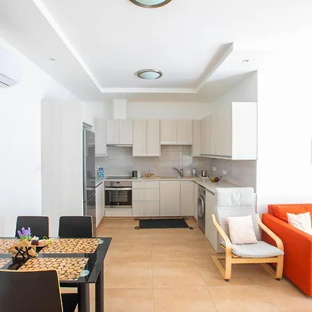 Panayia Sea View Apts *