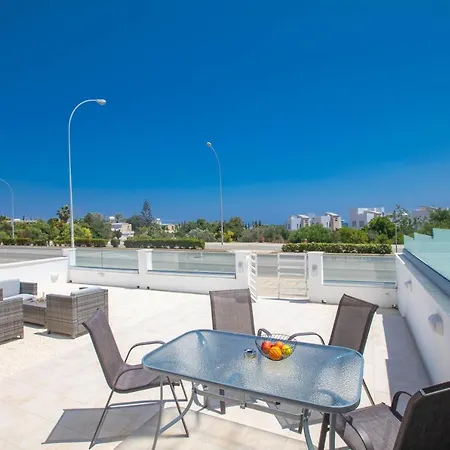 Panayia Sea View Apts *