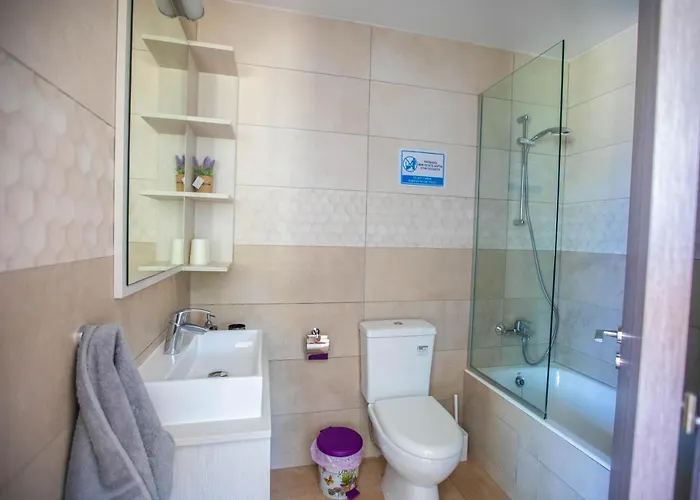 Panayia Sea View Apts *