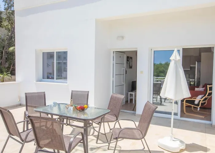 Panayia Sea View Apts *